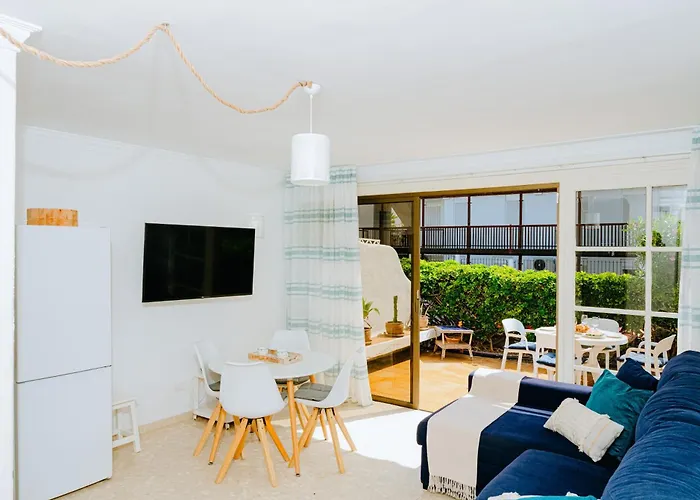 1Bdr Sunny Terrace Apartment